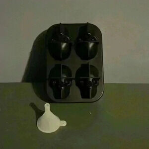Skull shaped ice cube tray